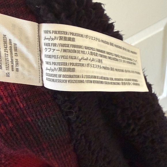 Abercrombie Plaid Red and Black Women's Sherpa cardigan - Picture 7 of 7